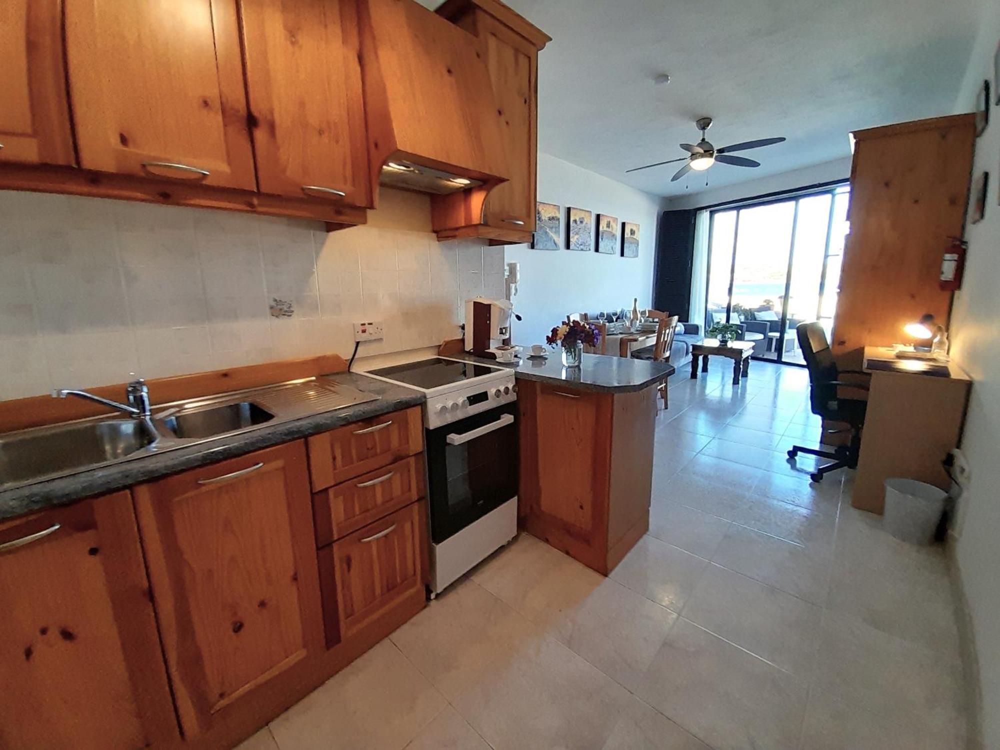 Seafront Maisonette Ocean Views & Terrace المليحة المظهر الخارجي الصورة