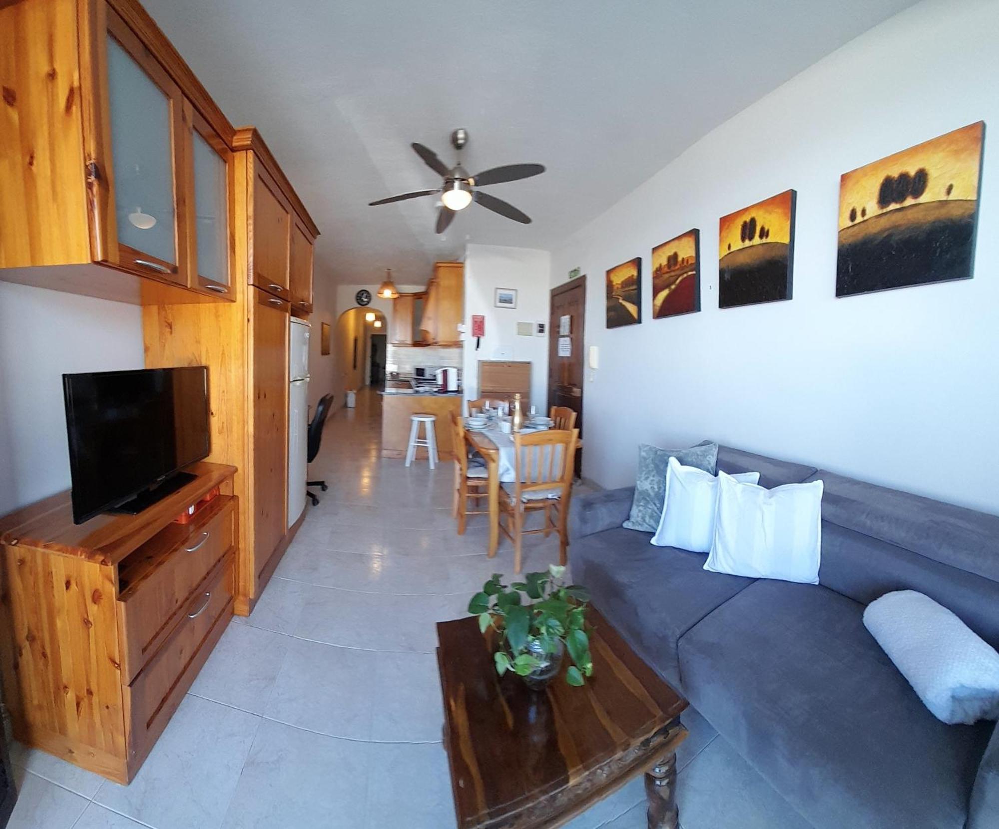 Seafront Maisonette Ocean Views & Terrace المليحة المظهر الخارجي الصورة